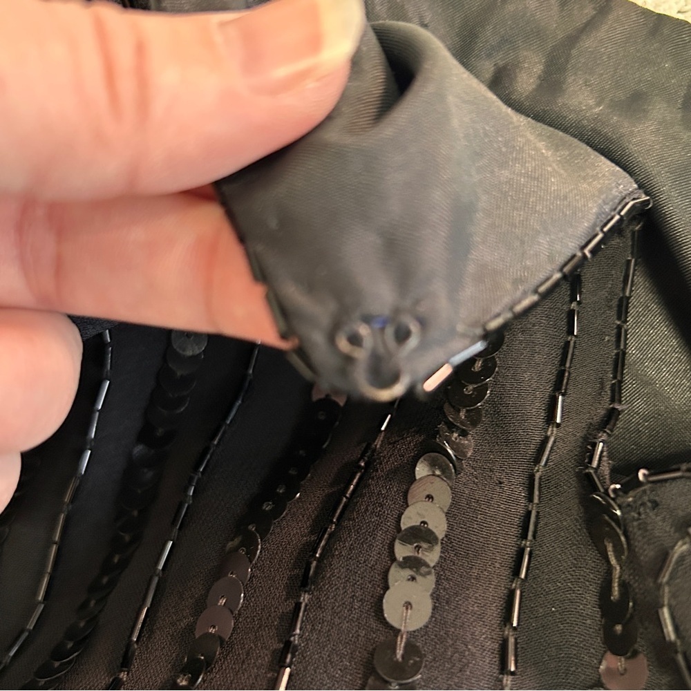 Holt Renfrew Women’s XL Elegant Black Sequin Tunic Top Scalloped Hem Holiday - Picture 15 of 15